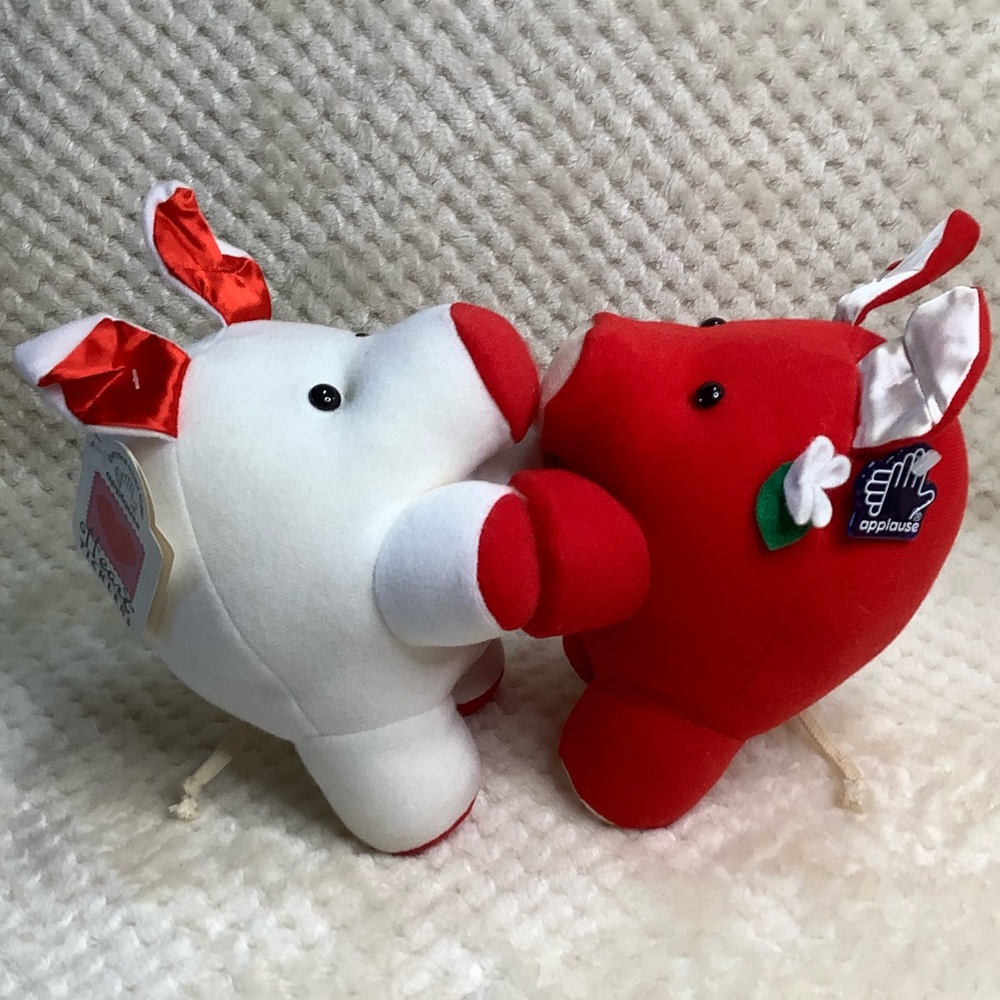 APPLAUSE Plush Porki and Bess White Red Kissng Pigs Stuffed Animal Toy with Tags